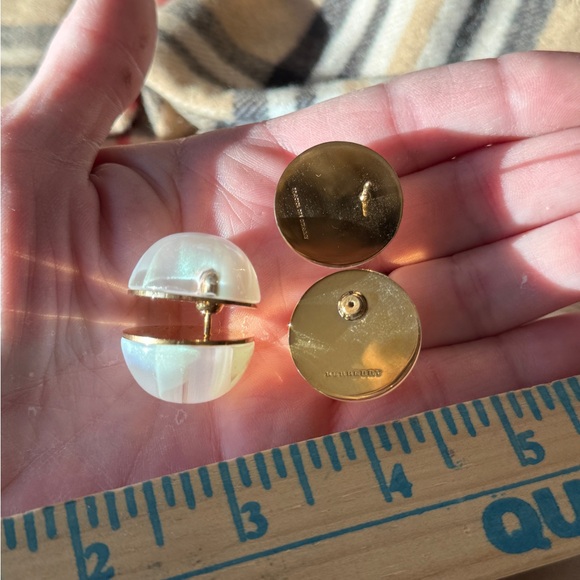 🔥NIB🎁BURBERRY BOLD GOLD Double sided Acrylic Sphere/Marble Earrings! Very RARE! - Picture 9 of 14